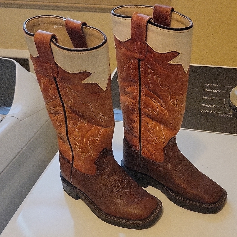 Brown and Tan Western Cowboy Boots